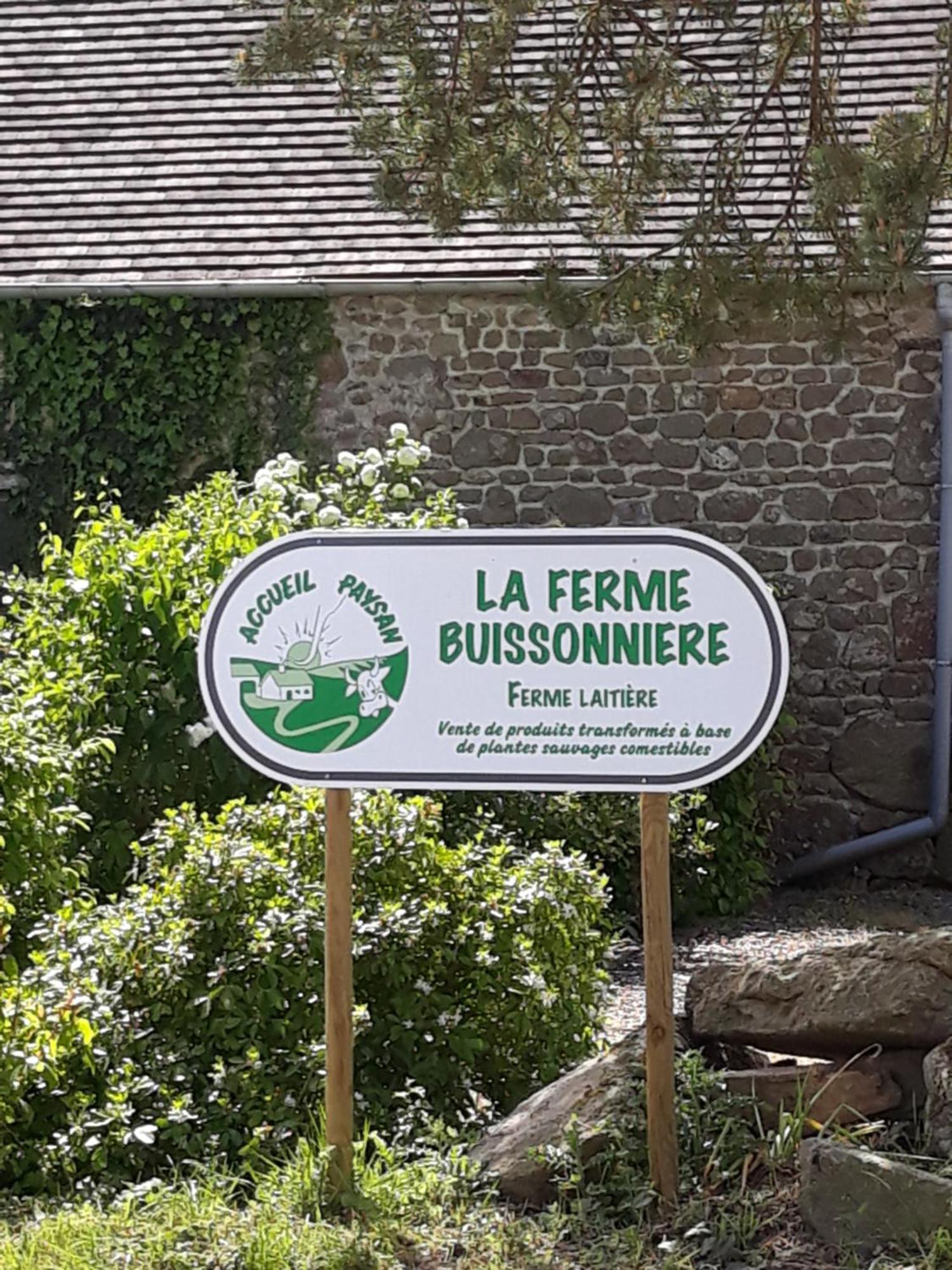 Вилла Roulotte A La Ferme Buissonniere La Lande-de-Louge Экстерьер фото